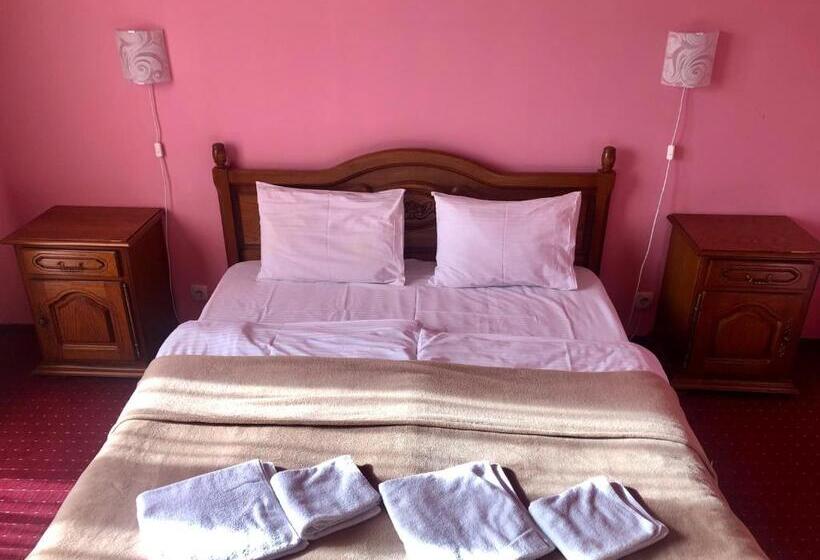 غرفة قياسية, Chervona Gora