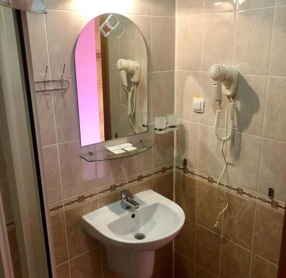 غرفة قياسية, Chervona Gora