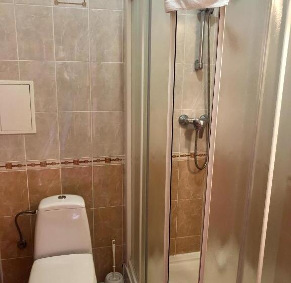 غرفة قياسية, Chervona Gora