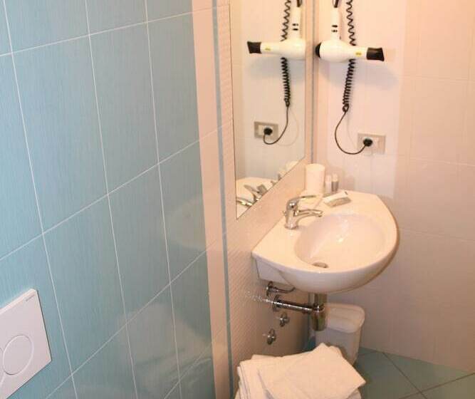 Camera Quadrupla Standard, Confort