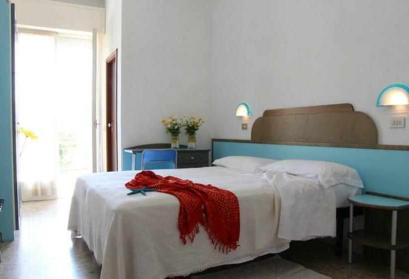 Camera Tripla Standard, Confort