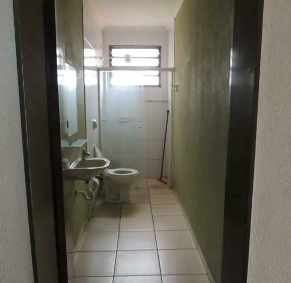 バス共有のスタンダードルーム, & Hostel San José