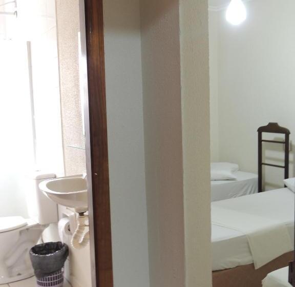 Номер Стандарт Трехместный, & Hostel San José