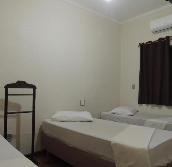 חדר סטנדרט לשלושה, & Hostel San José