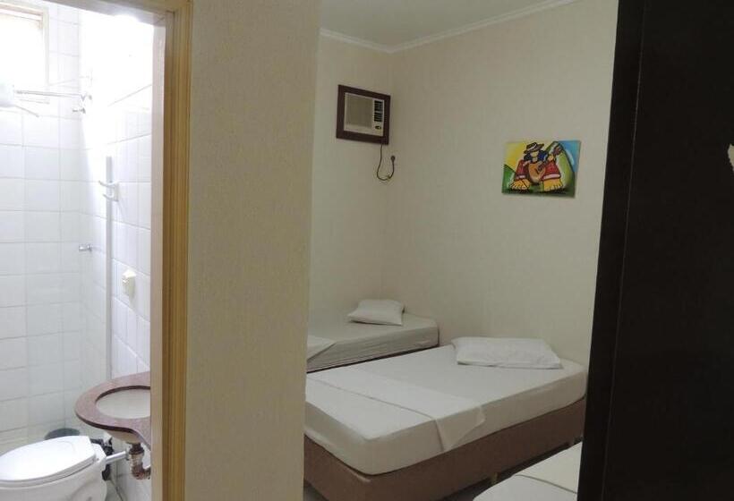 חדר סטנדרט לשלושה, & Hostel San José