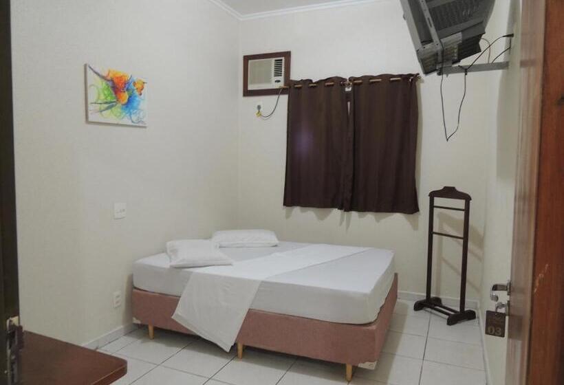 חדר סטנדרט לשלושה, & Hostel San José