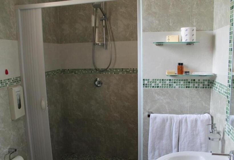 חדר סטנדרט לשלושה, Il Giardino Degli Aranci