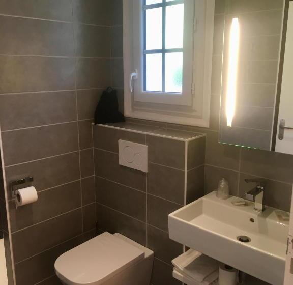 コンフォートトリプルルーム, Manexenea