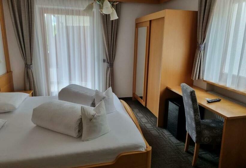 スタンダードルーム, Muliac