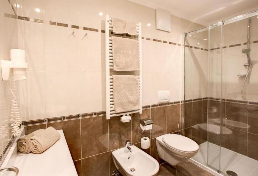 コンフォートトリプルルーム, Muliac