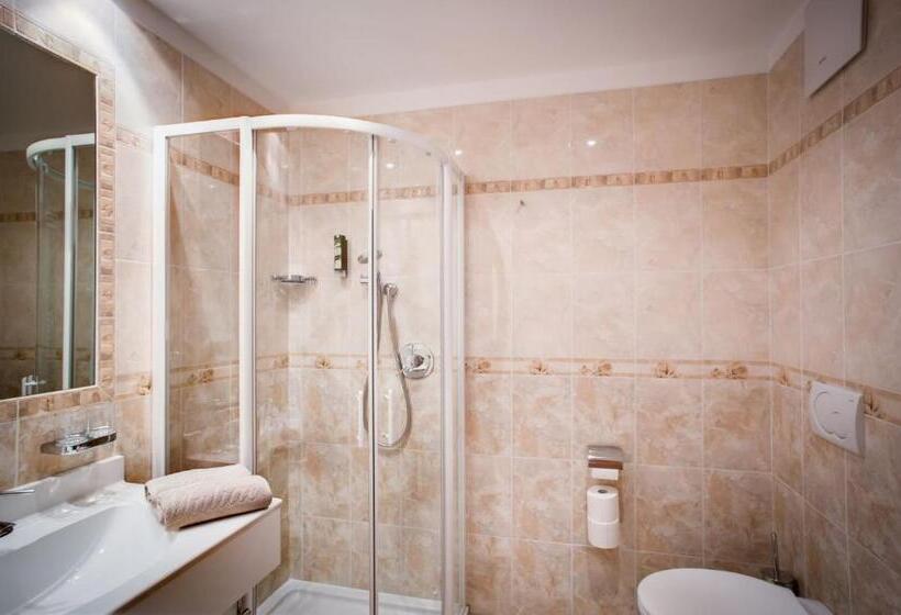 スーペリアールーム, Muliac