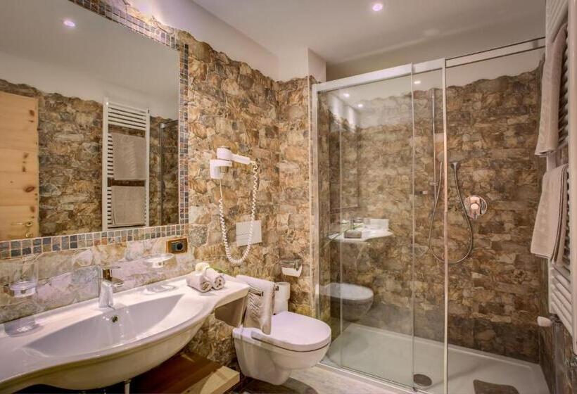 スーペリアファミリールーム, Muliac