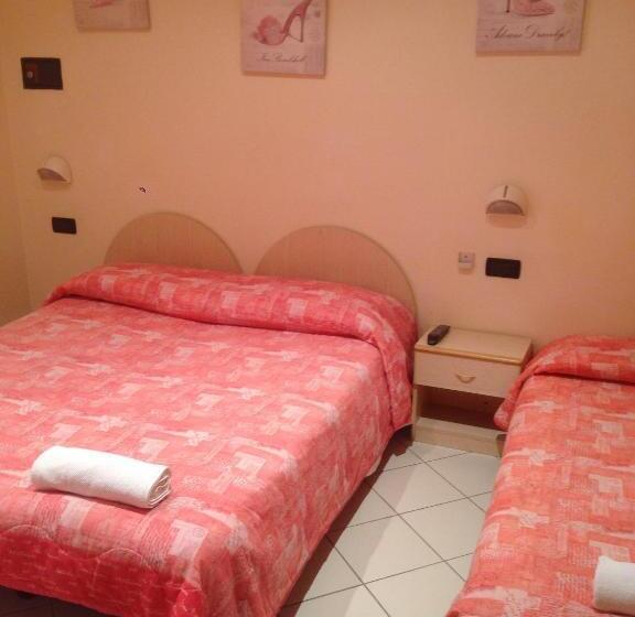 エコノミートリプルルーム, Paolina