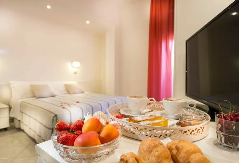 اتاق استاندارد چهارنفره با بالکن, Ras