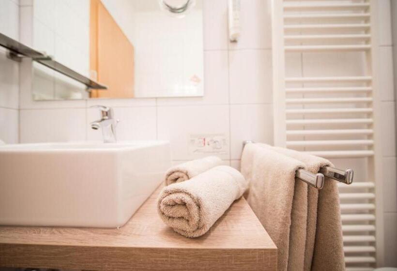 غرفة قياسية مزوَّدة بشُرفة, Waidmannhof