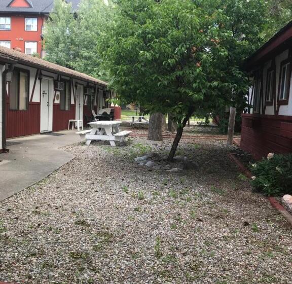 سوئیت 2 خوابه, Sunset Motel