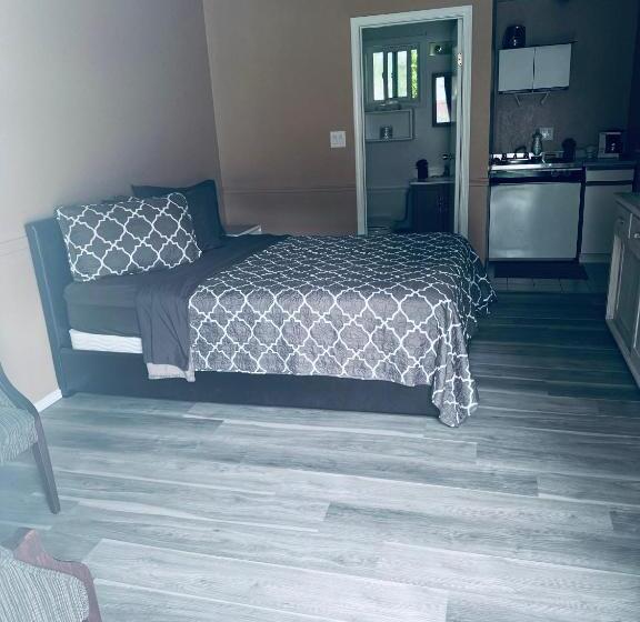 اتاق استاندارد, Sunset Motel