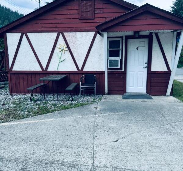 کابین, Sunset Motel