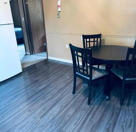 کابین, Sunset Motel