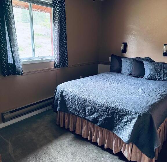 کابین, Sunset Motel