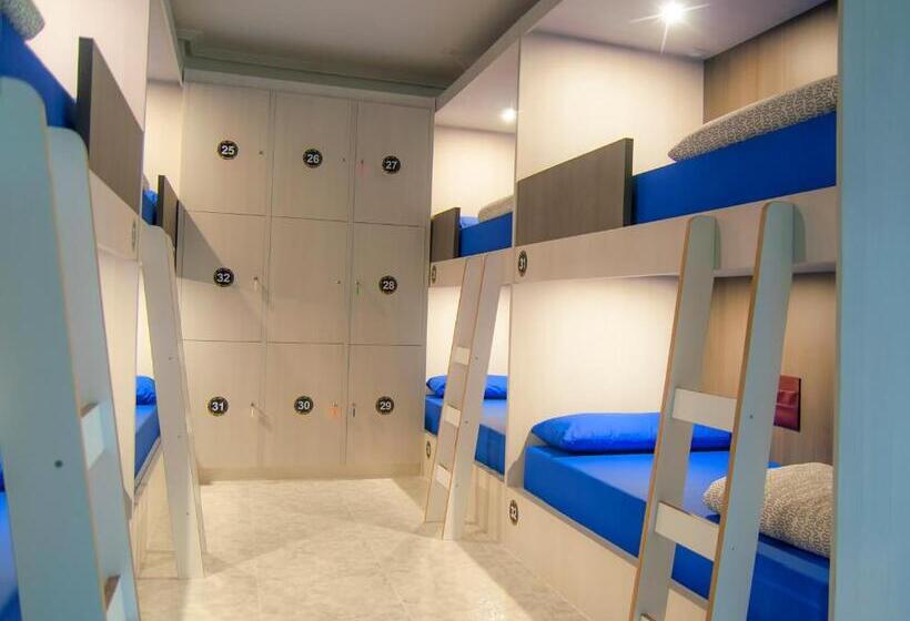 سرير فى غرفة مشتركه, Albergue   Hostel Oceanus Finisterre