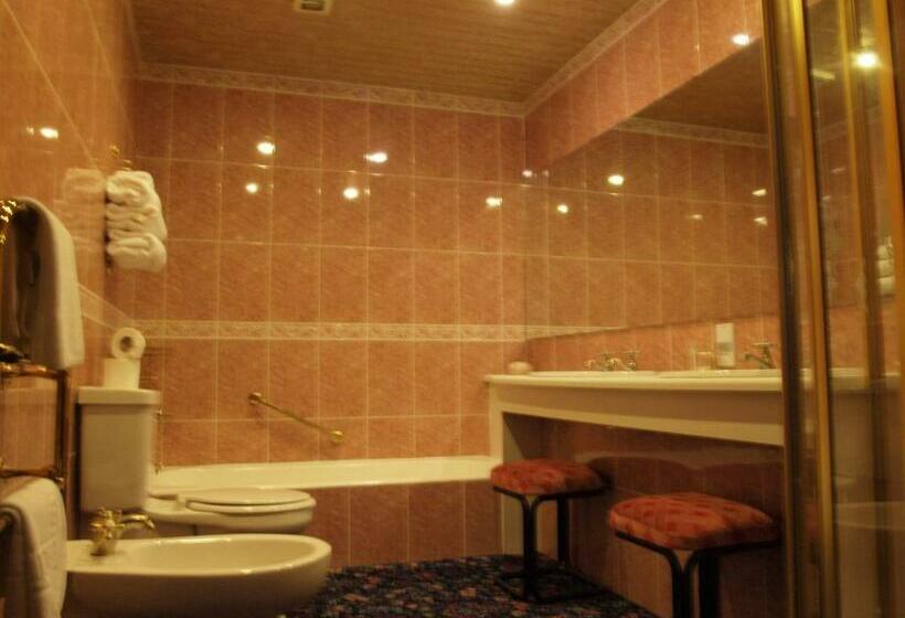 חדר דלוקס, Argyll Arms Hotel