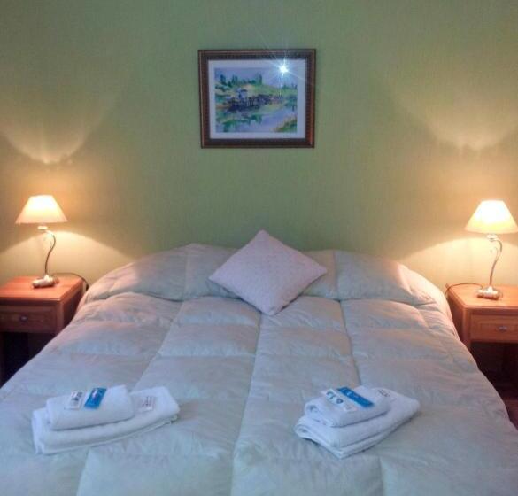 标准三人间共用浴室, As Nancy B&b