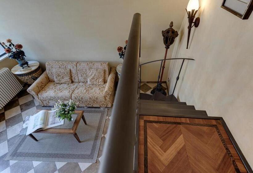 חדר סופריור, Castello Delle Serre