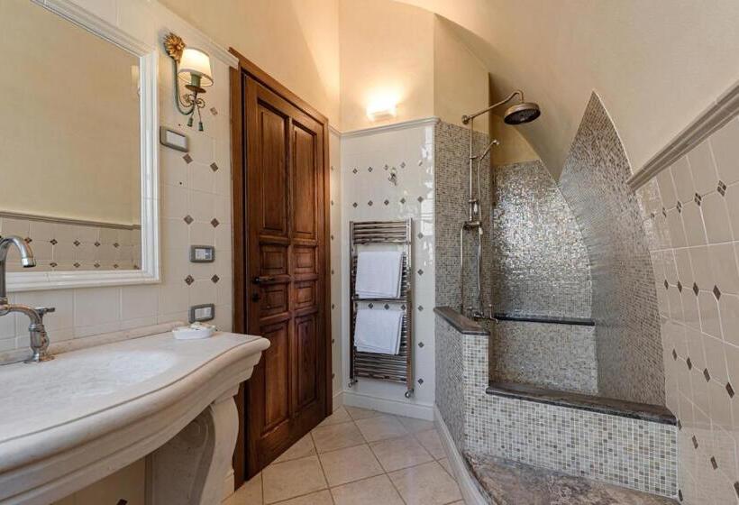 חדר סופריור, Castello Delle Serre