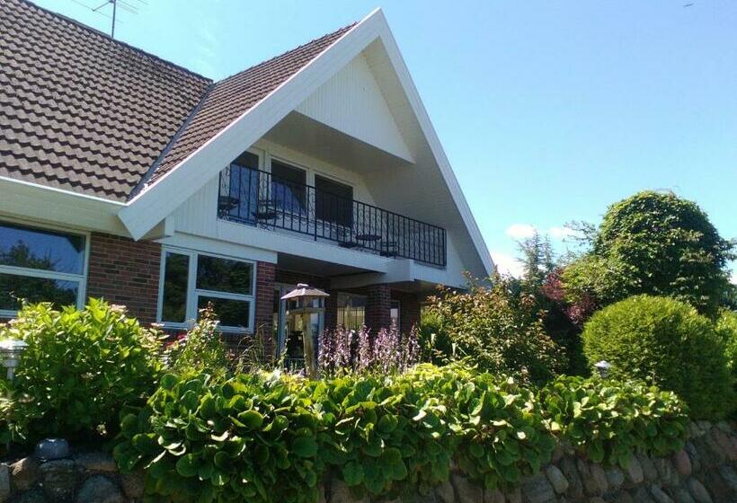 Номер Стандарт с Балконом, Bed And Breakfast Hasseloe