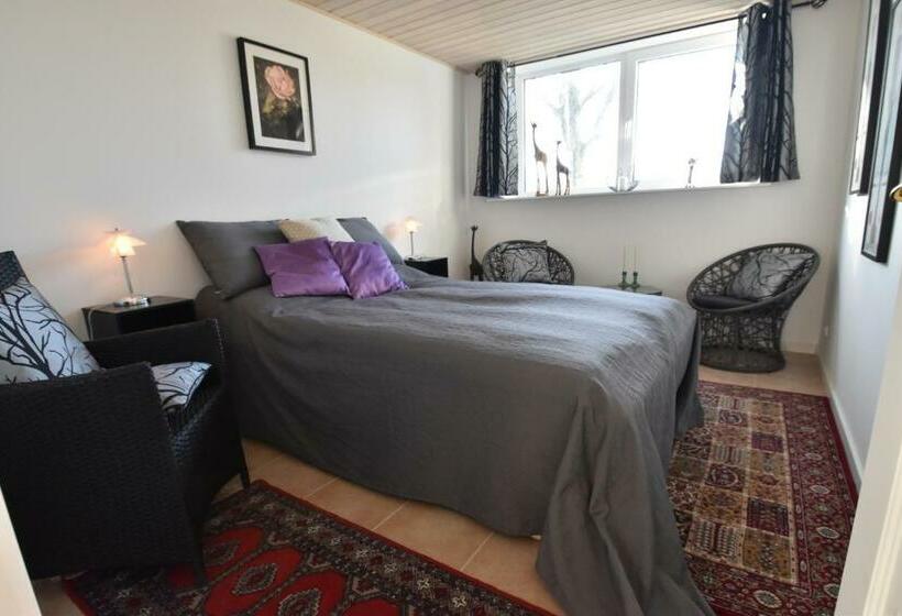 Номер Стандарт Совместная Ванная, Sunset Bed & No Breakfast