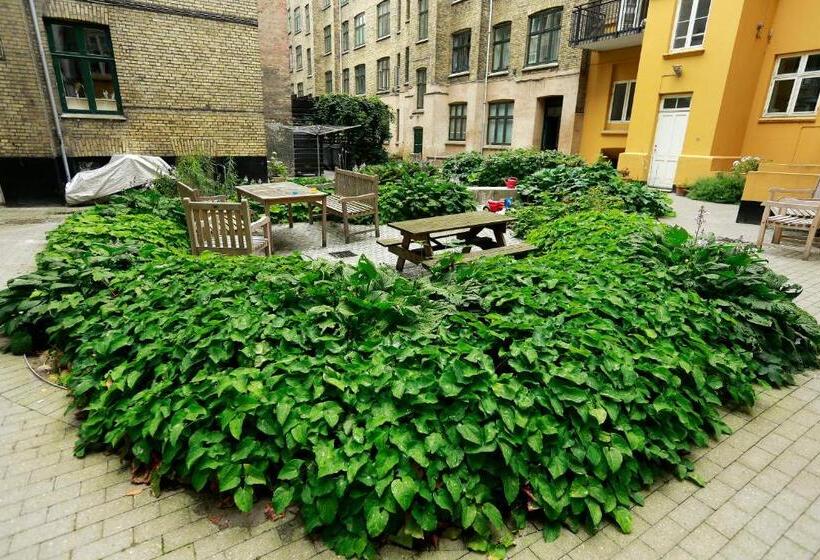 带城市景观的标准间, 9 Små Hjem