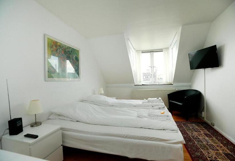 スタンダードシティビュールーム, 9 Små Hjem