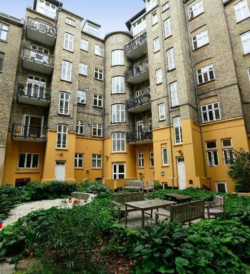 3ベッドルームアパートメント, 9 Små Hjem