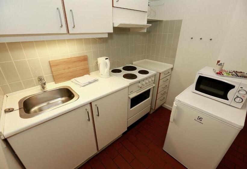 エコノミーワンルーム, 9 Små Hjem