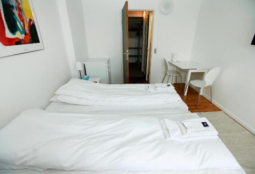 带城市景观的标准间, 9 Små Hjem