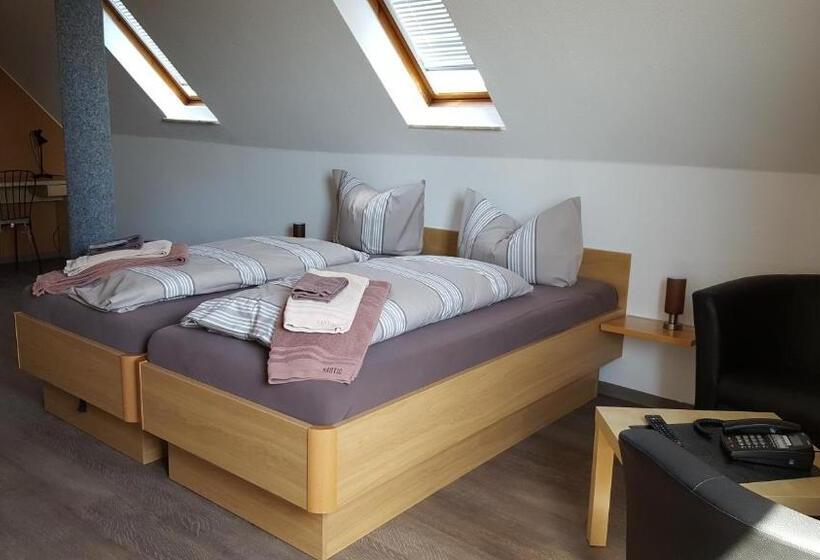 Номер Стандарт, Am Kleinbahnhof