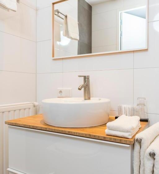 استودیوی استاندارد, Bosch En Zee