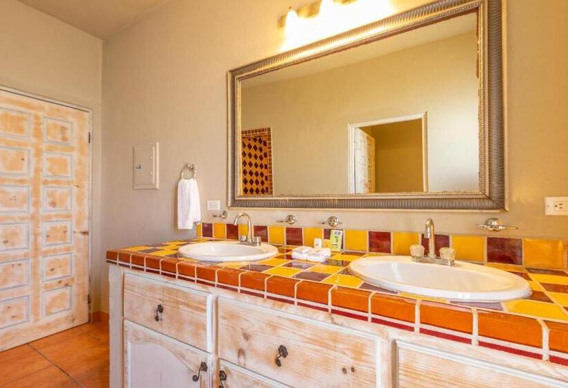 فيلا غرفة نوم واحدة, Cerritos Surf Town   Beach Front Property