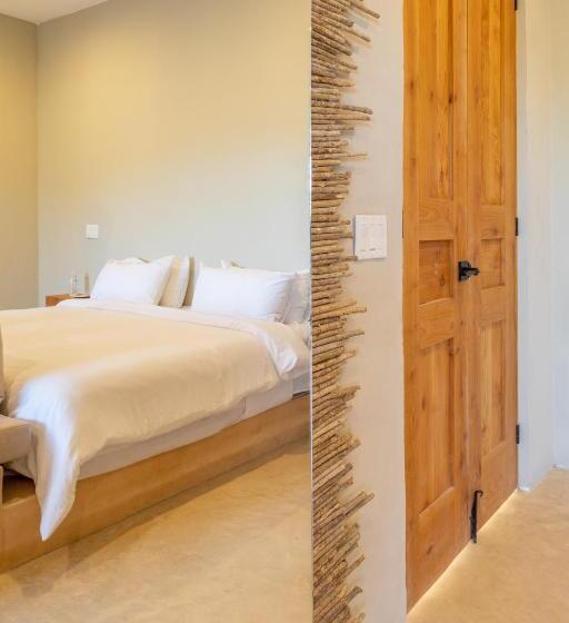 غرفة ديلوكس مطلة على الجبل, Cerritos Surf Town   Beach Front Property