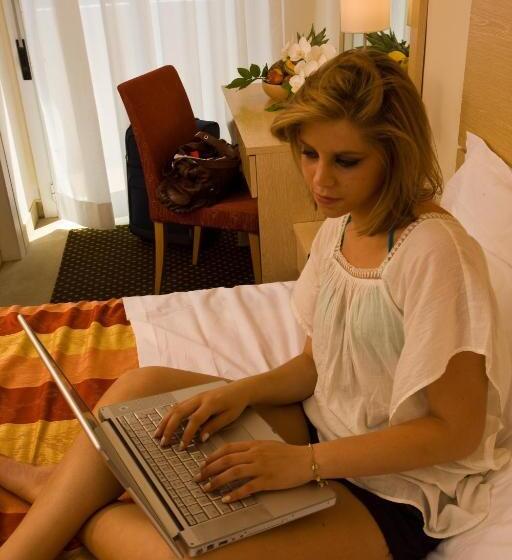 スタンダード４人部屋, Cristina Corona