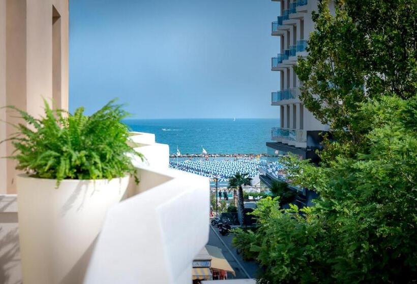 コンフォートシングルルーム, Cristina Corona