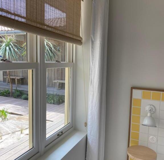 غرفة قياسية, Des Dunes