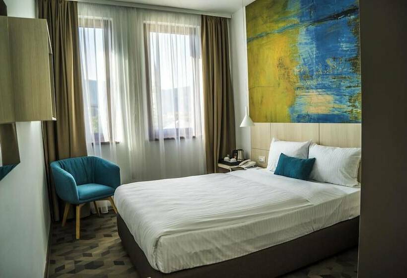 اتاق استاندارد یک نفره, Kapetanovina