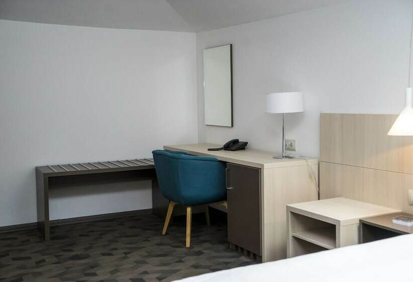 اتاق استاندارد یک نفره, Kapetanovina