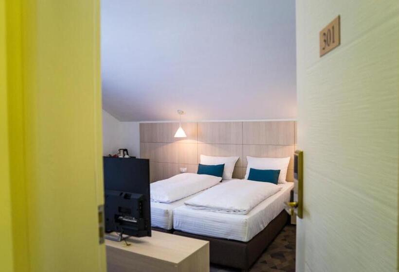 سوئیت 2 خوابه, Kapetanovina