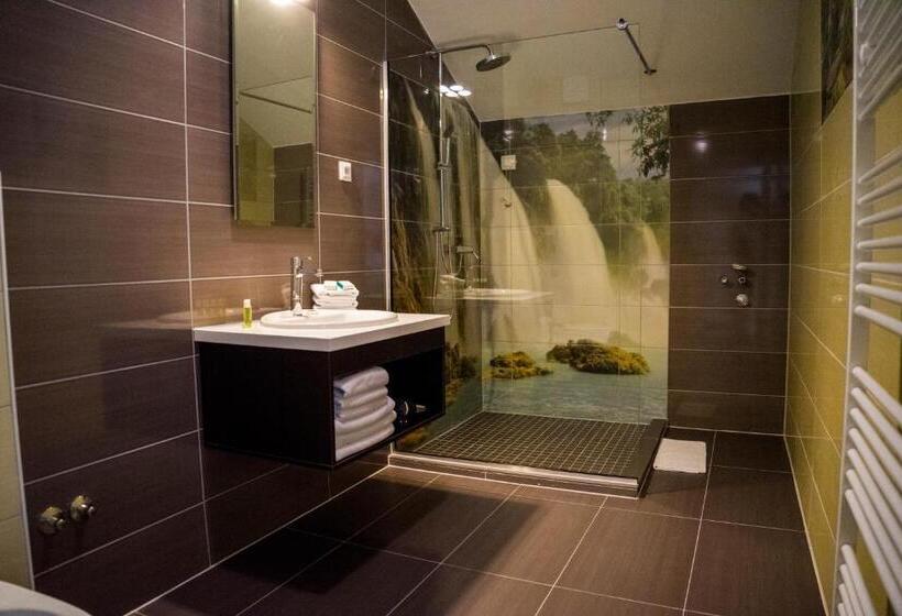 استودیو استاندارد با بالکن, Kapetanovina