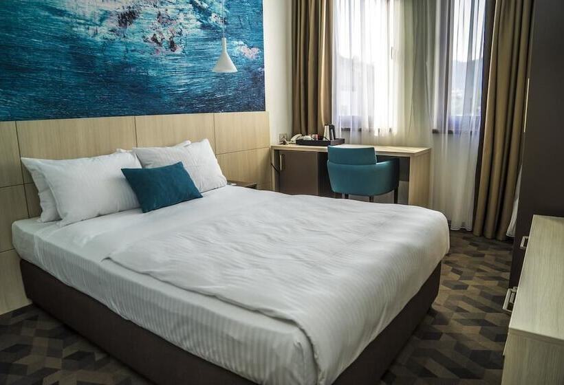 اتاق استاندارد با تراس, Kapetanovina