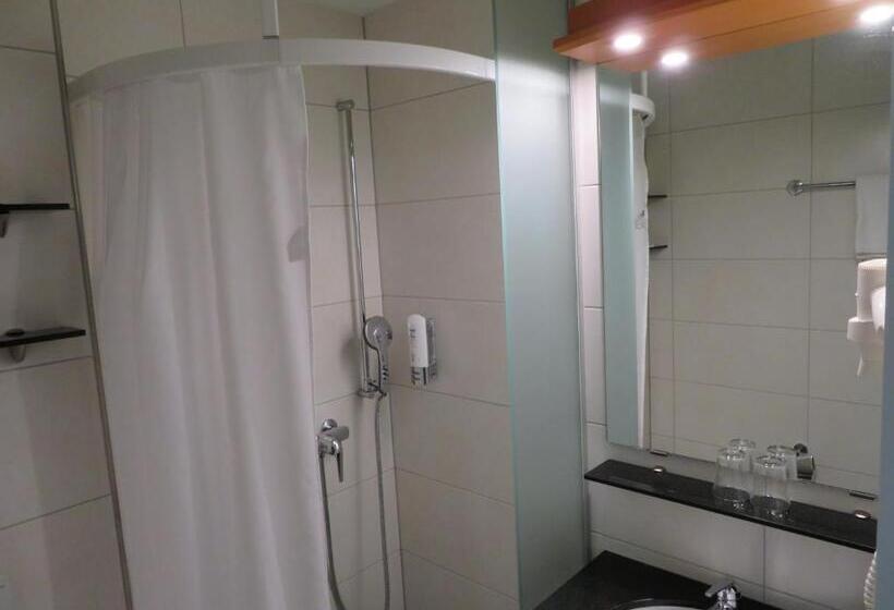 이코노미 룸, Klausenhof Flüeli