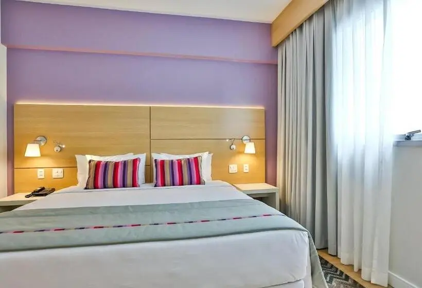 キングサイズベッドのデラックスルーム, Park Inn By Radisson Santos